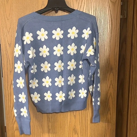 Willow & Stout Floral Blue Women's Cardigan - Picture 3 of 5